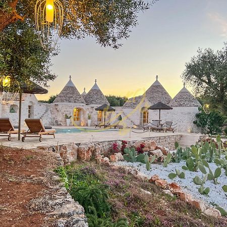 Trulli & Dimore - I Trulli Di Carole Остуни Экстерьер фото